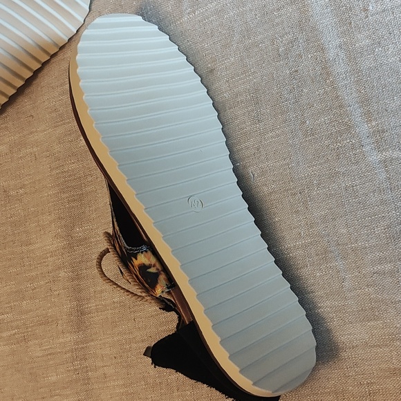 WOMEN: SUNFLOWER SLIP-ON SANDALS - Picture 12 of 14